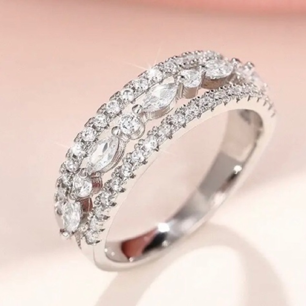 Round and Marquise-shaped cubic zirconia, three layer ring - NWT -size 9